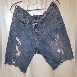 Torrid Size 18 Destruction Shorts Bermuda Medium Wash Denim Jeans